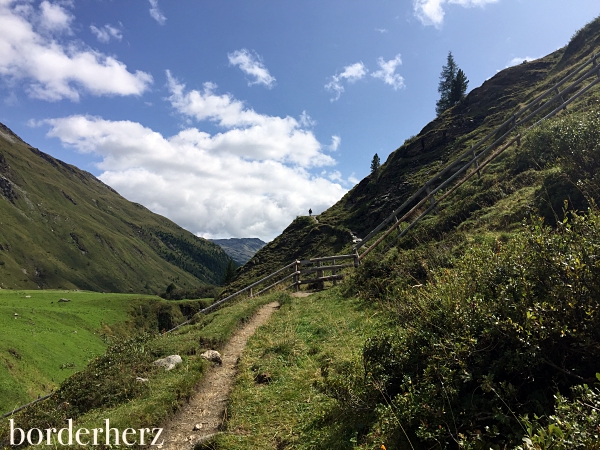 Entlang der Schlucht 