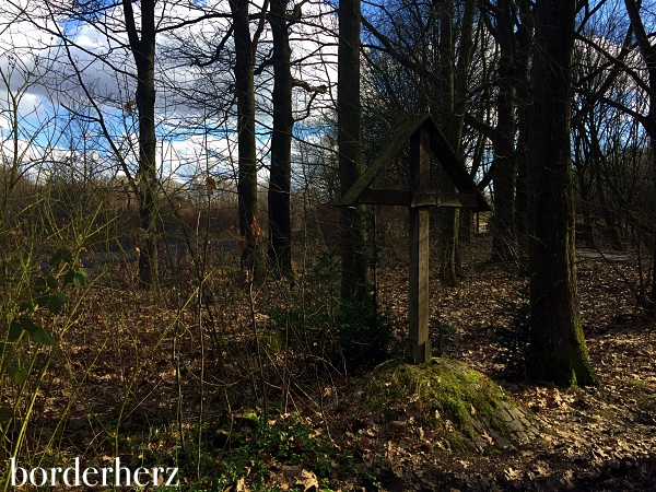 Jesuskreuz am Wanderweg