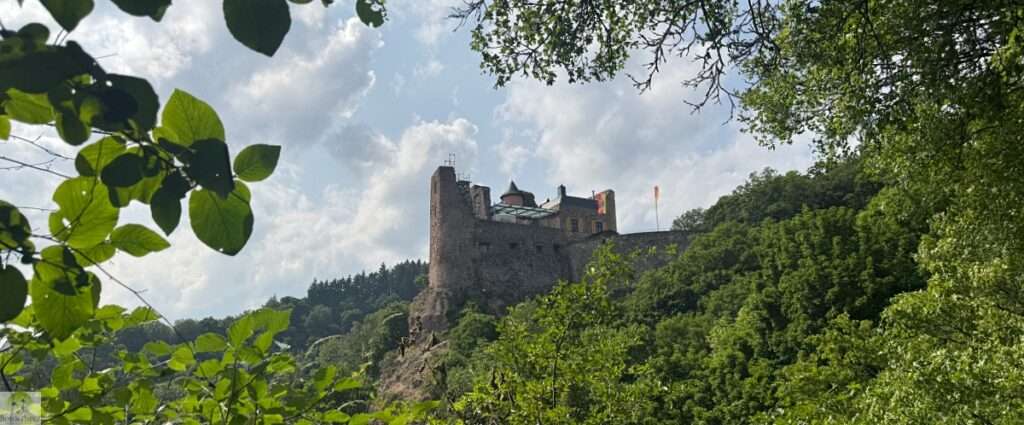 Wandern im EdelSteinLand: 3 Traumschleifen um Idar-Oberstein 22 Traumschleife Nahe-Felsen-Weg
