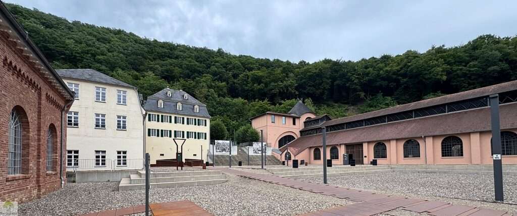 Traumpfade am Rhein: 2 Touren für's Wochenende 24 sayner huette header