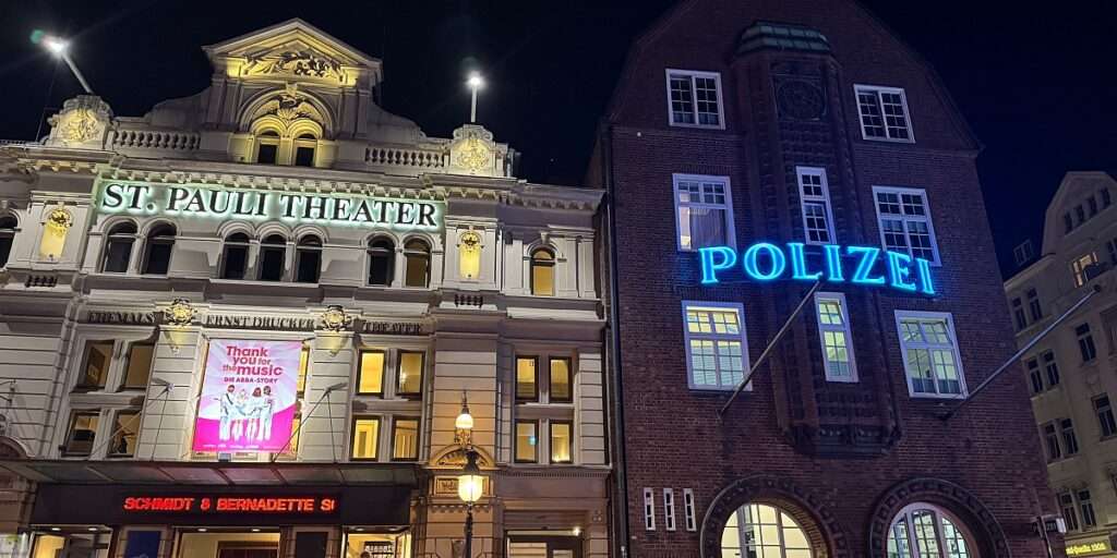 10 kostenlose Erlebnisse in Hamburg: Outdoor-Abenteuer, die du nicht verpassen solltest 6 hamburg reeperbahn header