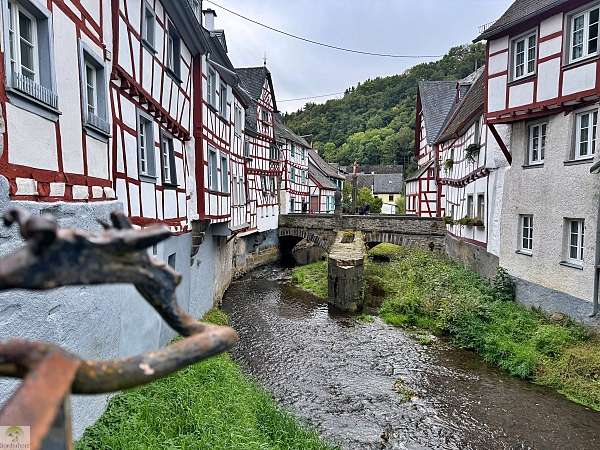 Moselschiefer-Straße Wohnmobil Monreal