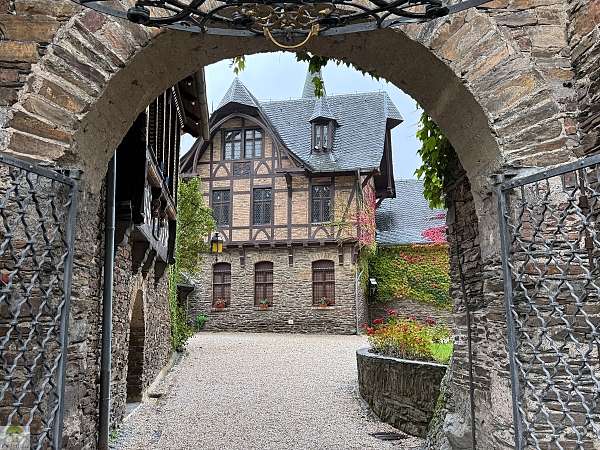 Moselschiefer-Straße Reichsburg Cochem