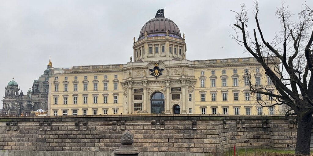 6 traumhafte Weihnachtsmärkte in Berlin und die Top-Sehenswürdigkeiten, die du gleich mit besuchen kannst 35 Stadtschloss Berlin
