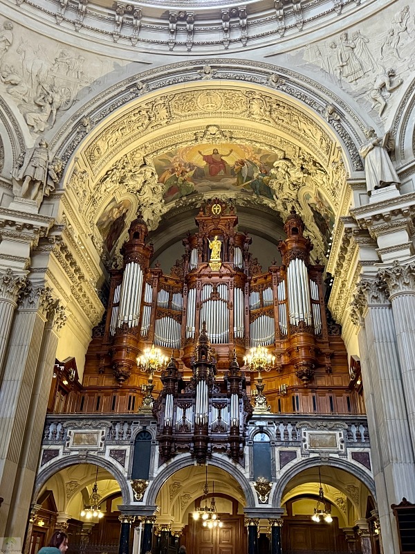 6 traumhafte Weihnachtsmärkte in Berlin und die Top-Sehenswürdigkeiten, die du gleich mit besuchen kannst 22 Berliner Dom