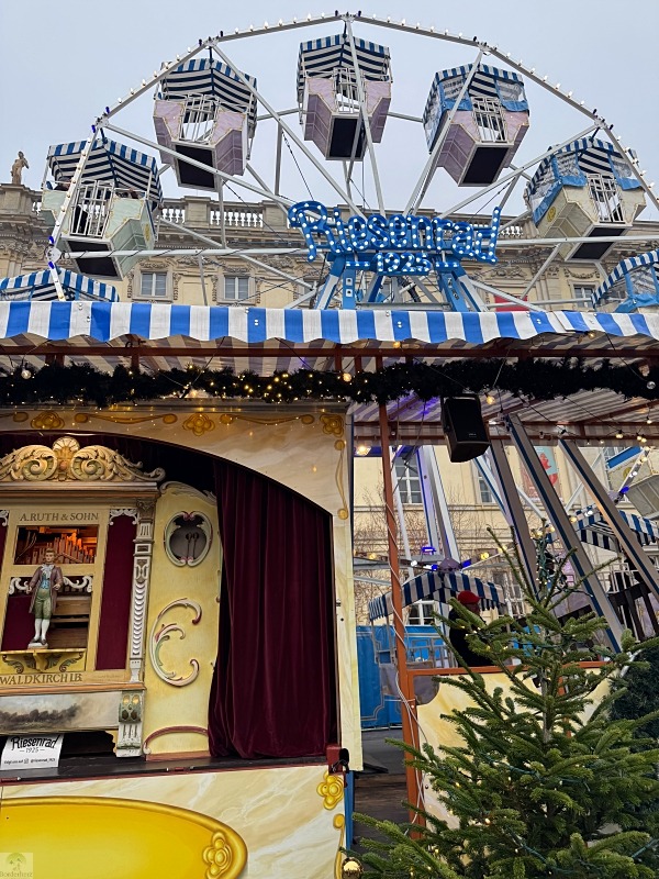 6 traumhafte Weihnachtsmärkte in Berlin und die Top-Sehenswürdigkeiten, die du gleich mit besuchen kannst 20 Weihnachtsmärkte in Berlin Wintermarkt Schloßplatz