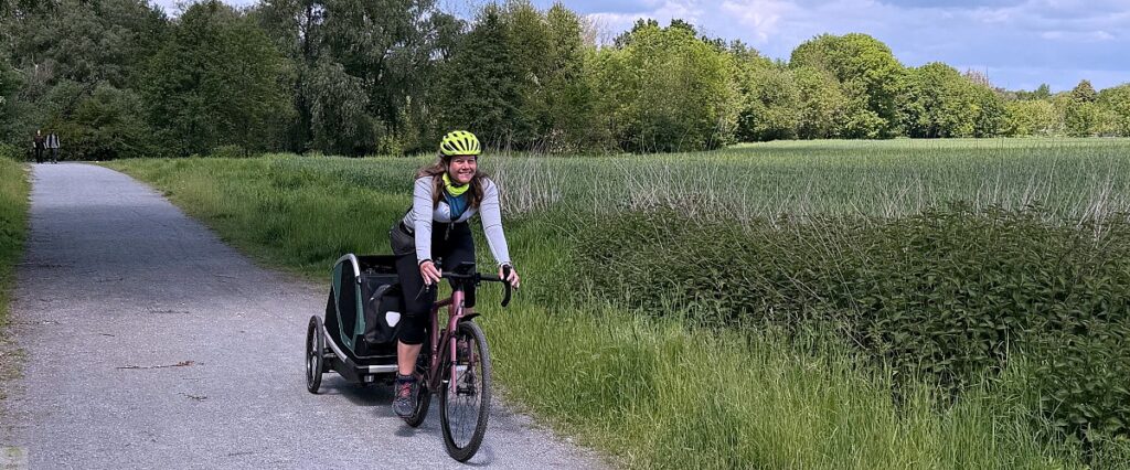 Radfahren mit Hund im radrevier.ruhr | Tourentipps & Thule Hundeanhänger Test 20 thule fahrradanhaenger hund test header