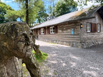 Urlaub mit Hund im Sauerland: 3 Wanderungen und hundefreundliche Unterkünfte 47 Hundefreundliche Einkehrmöglichkeiten Hiebammenhütte Brilon