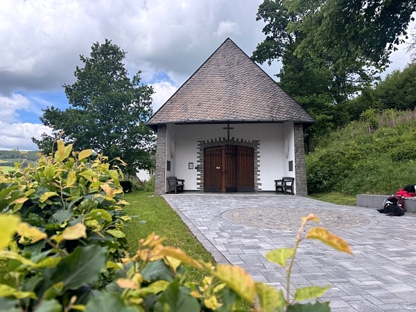Urlaub mit Hund im Sauerland: 3 Wanderungen und hundefreundliche Unterkünfte 28 Marienkapelle Olsberg Bruchhausen