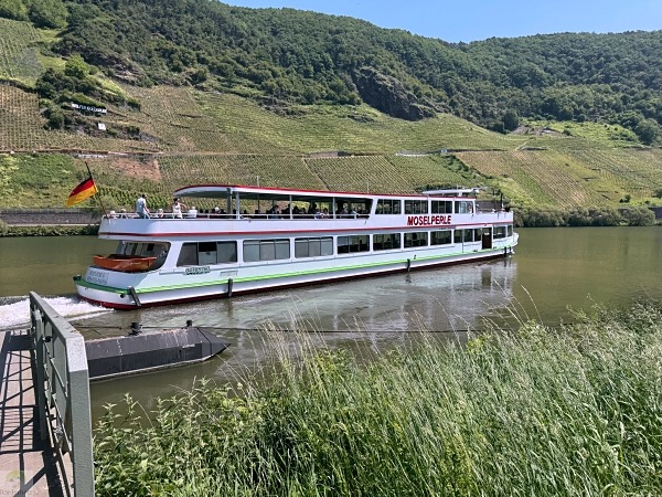 Moselsteig mit Hund: Fünf Wandertage rund um Wolf an der Mosel 50 Moselschifffahrt