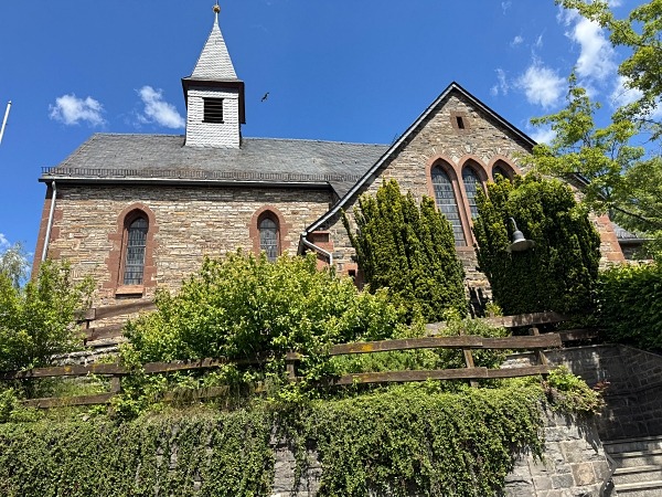 Urlaub mit Hund im Sauerland: 3 Wanderungen und hundefreundliche Unterkünfte 13 Urlaub mit Hund im Sauerland Orketalrundweg