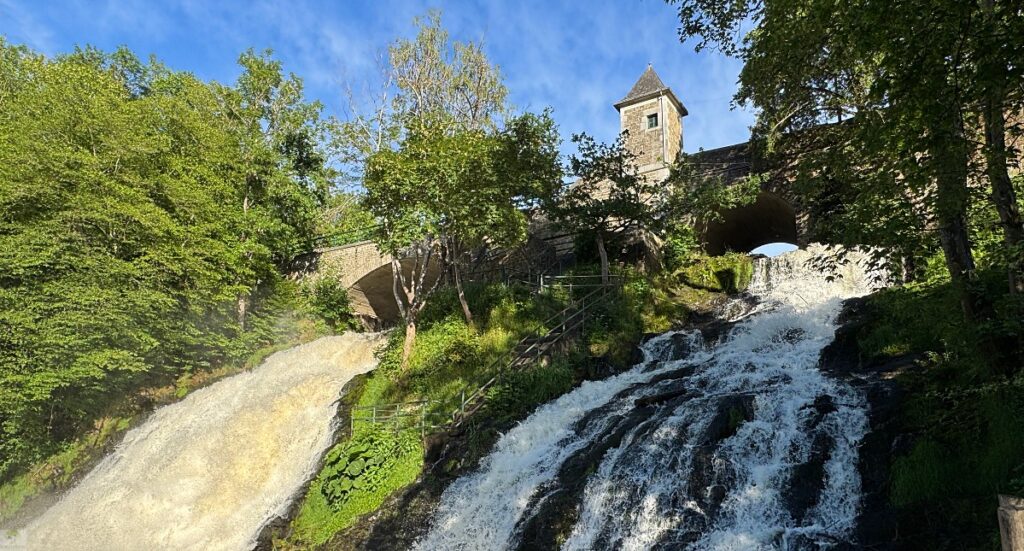 Zwischen Schluchten, Wäldern und historischen Städten: So schön ist die Wallonie 1 wandern in der wallonie wasserfall coo