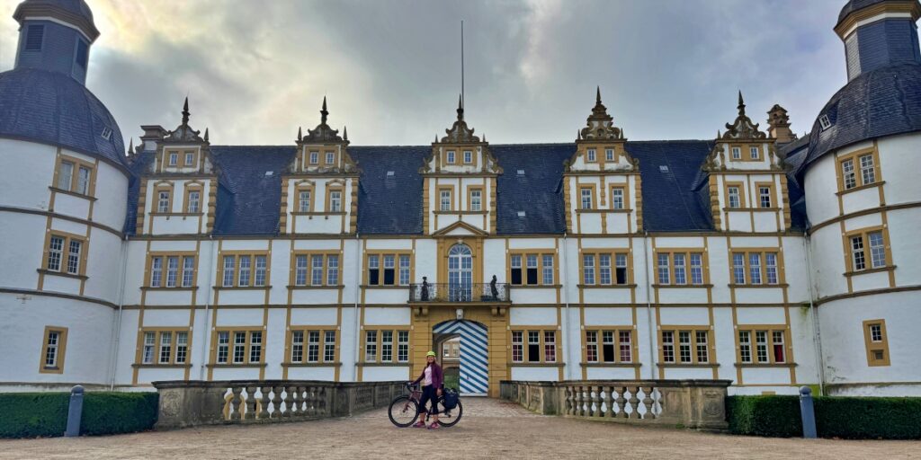 Römer-Lippe-Route: Meine Tipps für eine abwechslungsreiche Radreise durch NRW von Detmold nach Xanten 17 Römer Lippe Route Schloss Neuhaus Paderborn