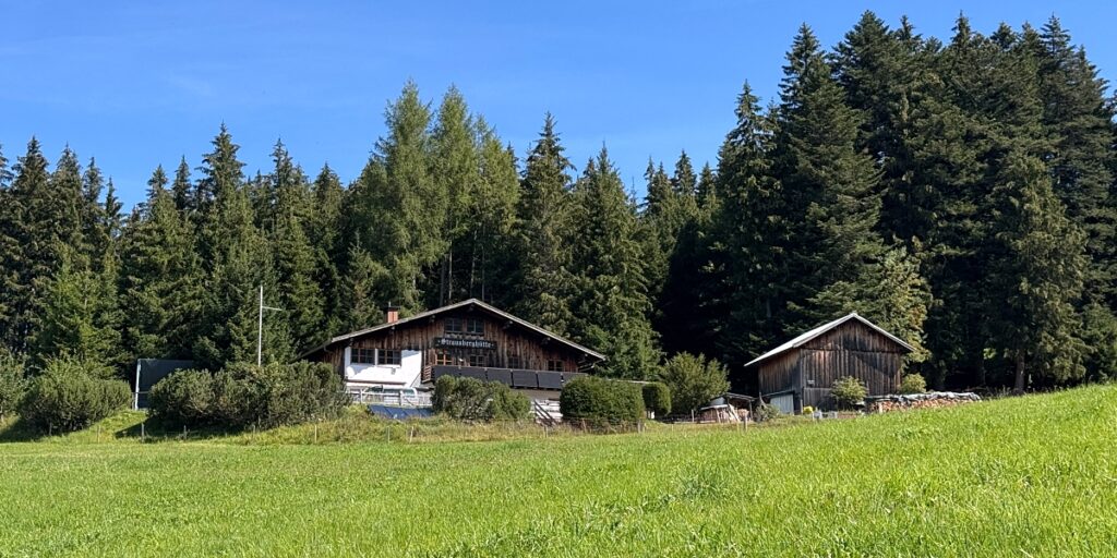 Wandern in Sonthofen im Allgäu – 3 Touren rund um das Hotel Bergsonne Allgäu 28 Strausberghütte Wandern