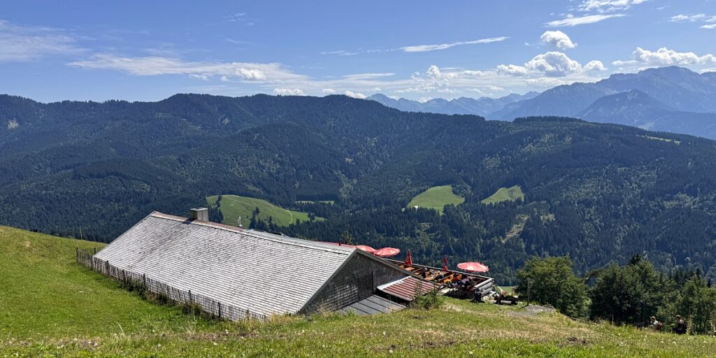 Wandern in Sonthofen im Allgäu – 3 Touren rund um das Hotel Bergsonne Allgäu 39 Wanderung Grünten mit Hund