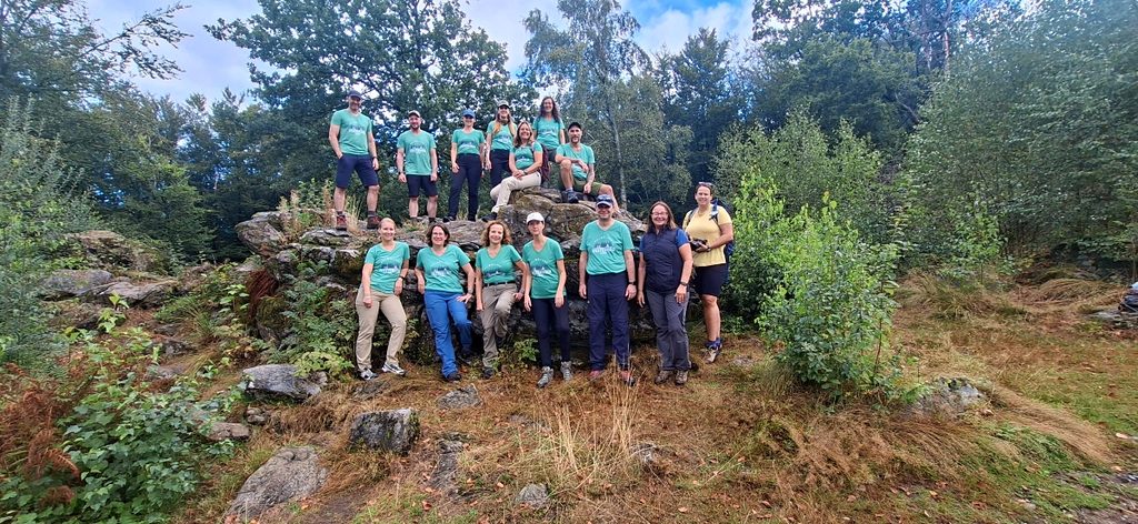 Wandergruppe auf den Wolfsteinen bei Bad Marienberg